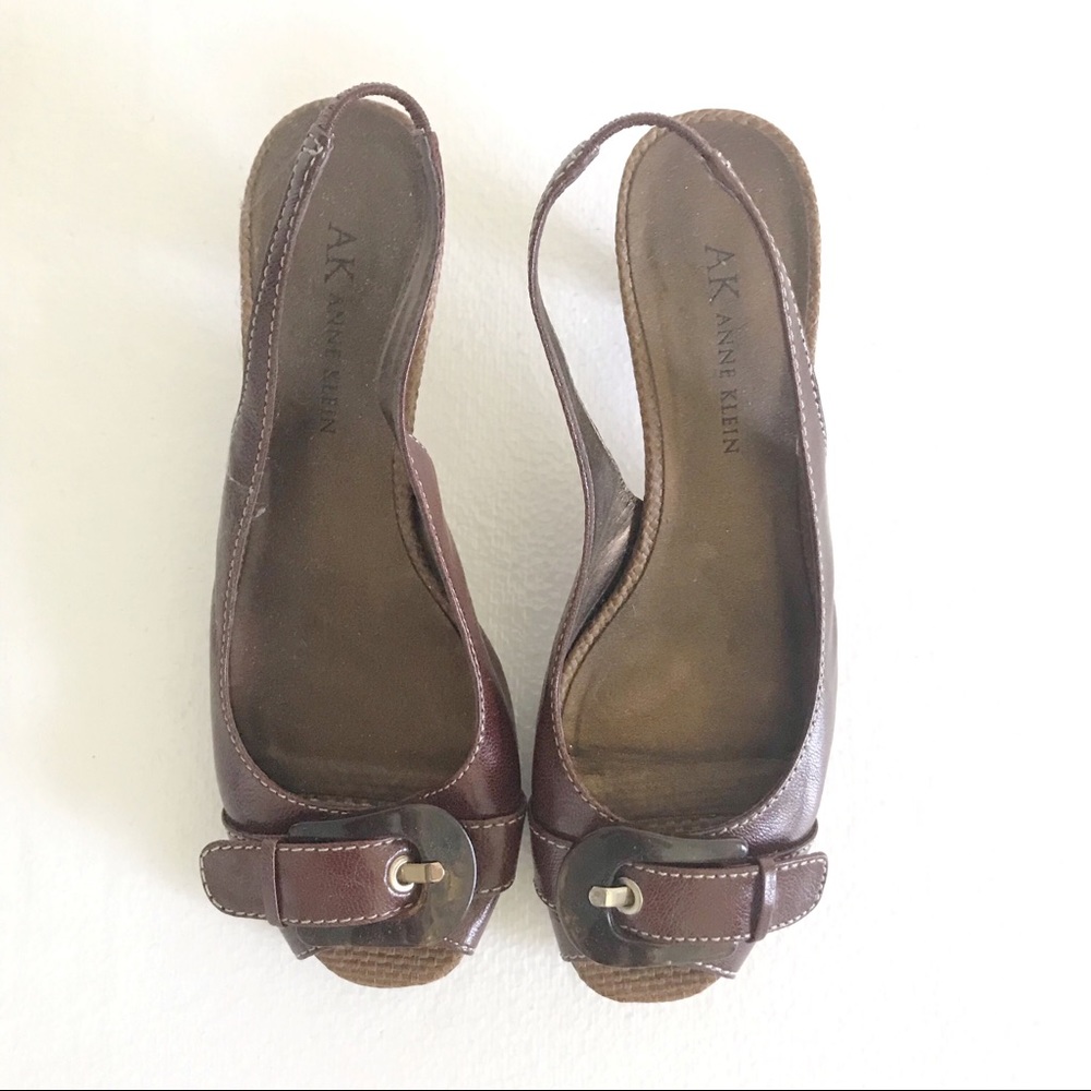 ANNE KLEIN cognac peep toe kitten heels size 6 1/2